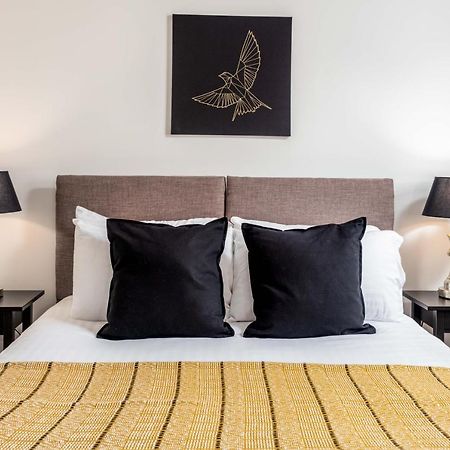 Walker Suite No53 - Donnini Apartments Kilmarnock Esterno foto
