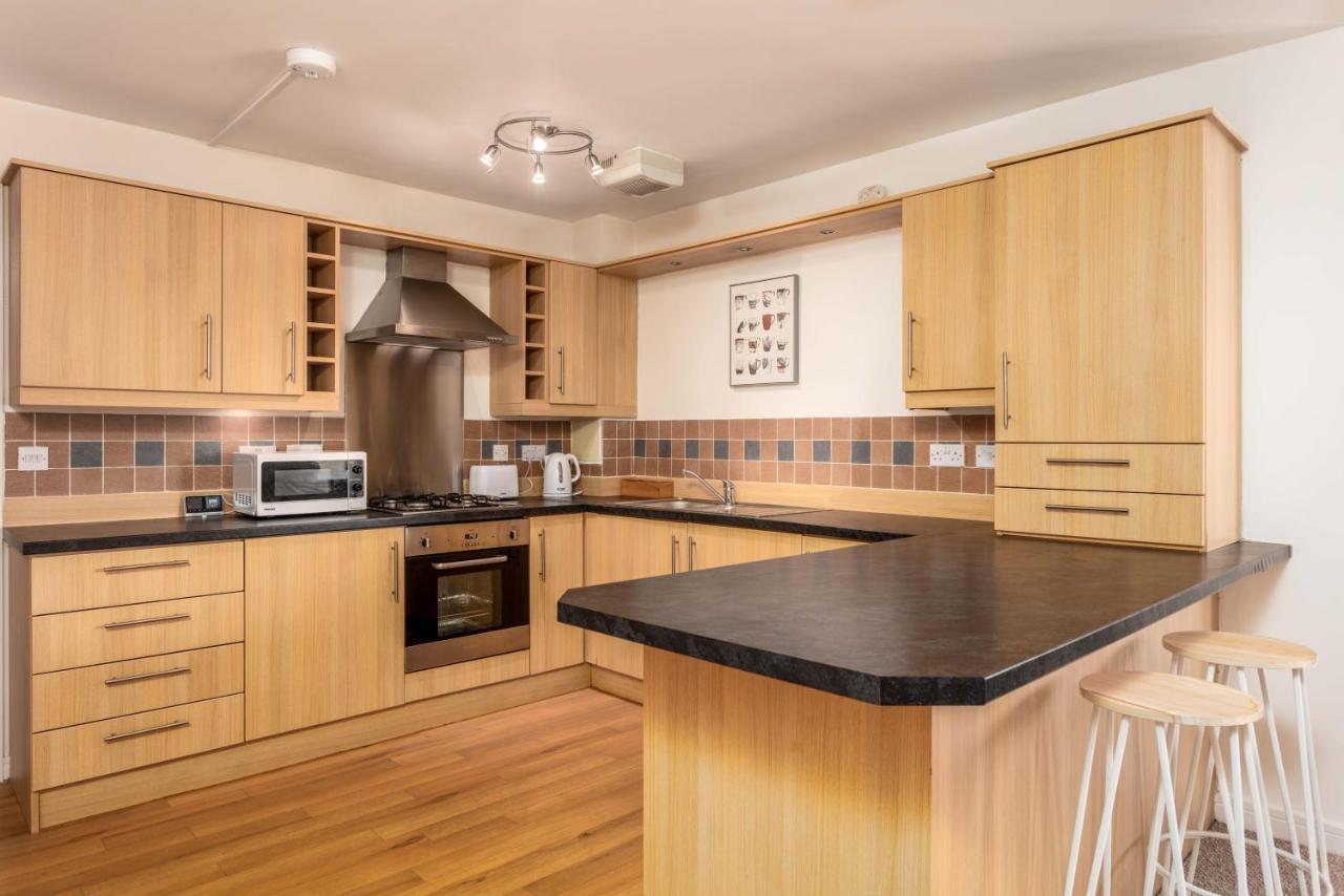 Walker Suite No53 - Donnini Apartments Kilmarnock Esterno foto